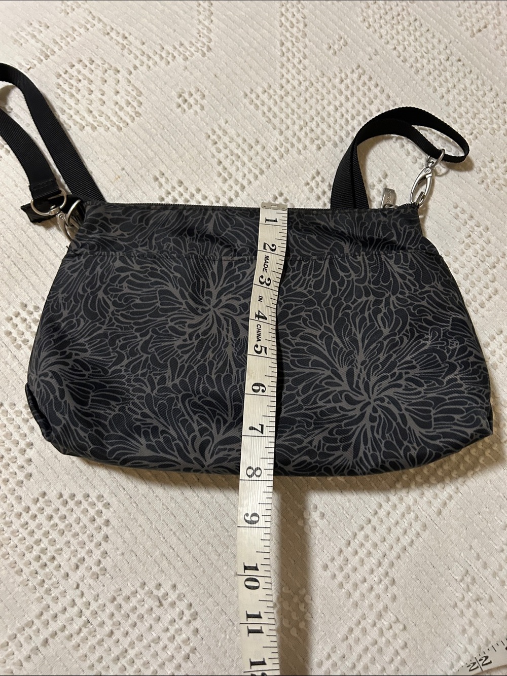 Baggallini Black Floral-Print Crossbody Bag RFID - Picture 7 of 7